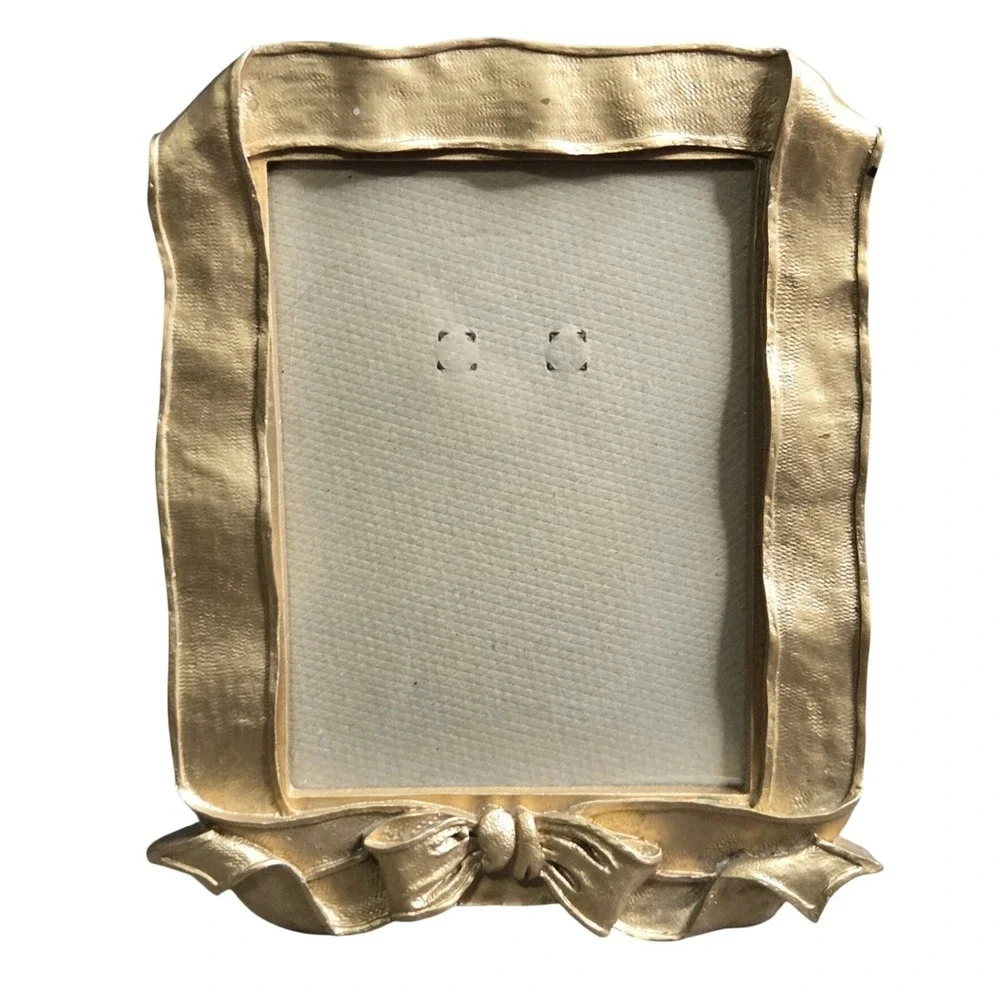 Gold Resin Ribbon Bow 7.5x6 Vintage Style Two's Company Tabletop Picture‎ Frame